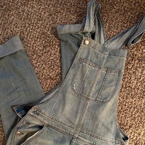 American Eagle Tomgirl Overalls